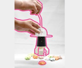 ガラクタ工作「ワンダーUFO」
